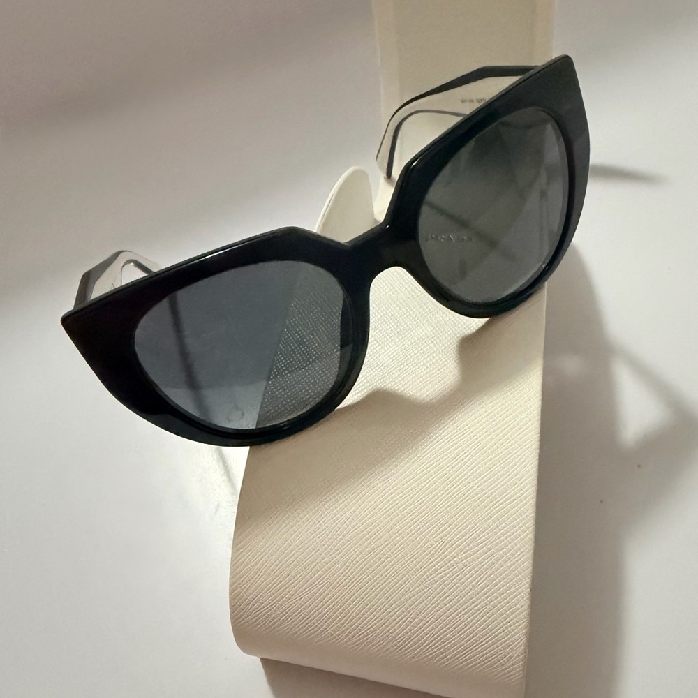 Prada Black Cat-Eye Sunglasses with Dark Gray Lenses
